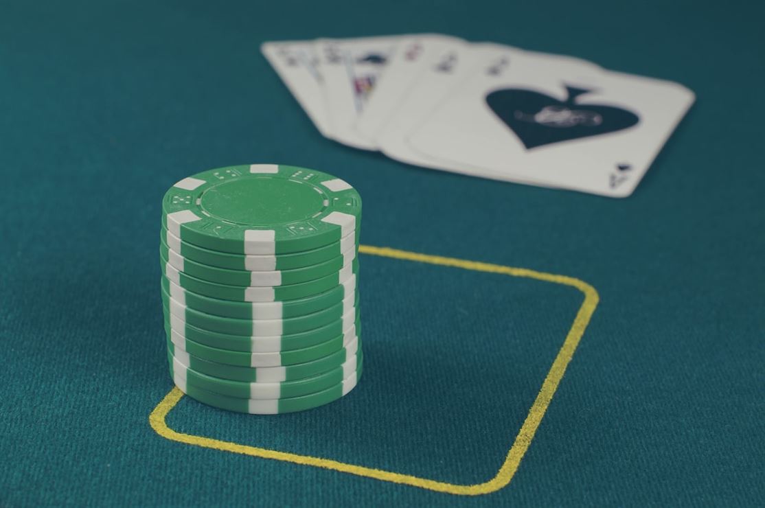 Free Poker vs. Real Money Poker: Pros and Cons